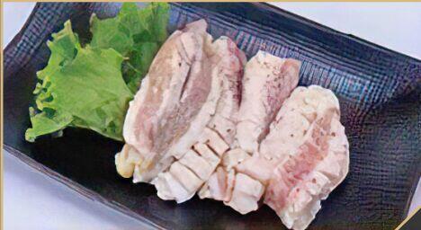 D8. Stuffed Sticky Rice (Pork. Sausage) (1)